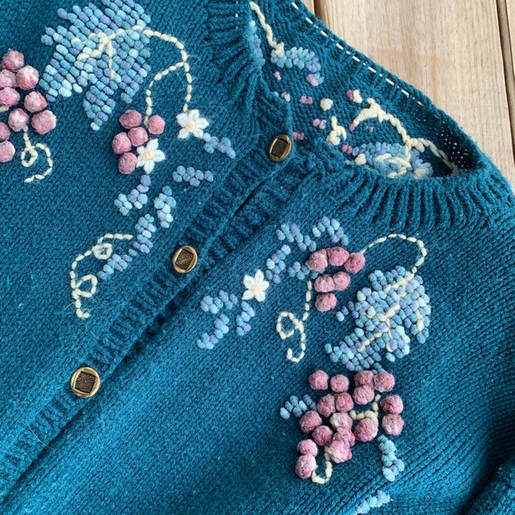 🍄Cottage core vintage hand knit sweater - Picture 2 of 3